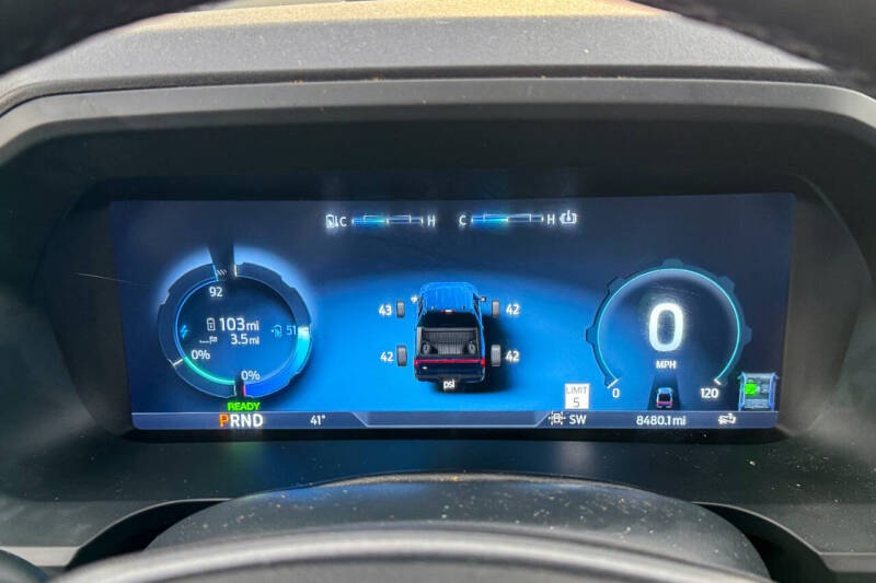 2025 Ford F-150 Lightning Flash