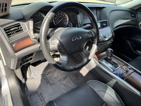2013 Infiniti M37
