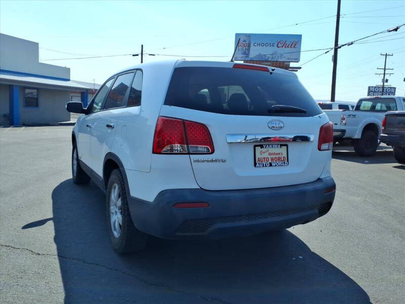 2011 Kia Sorento LX