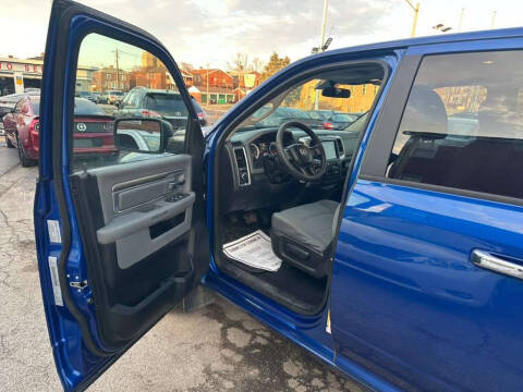 2017 RAM 1500 SLT