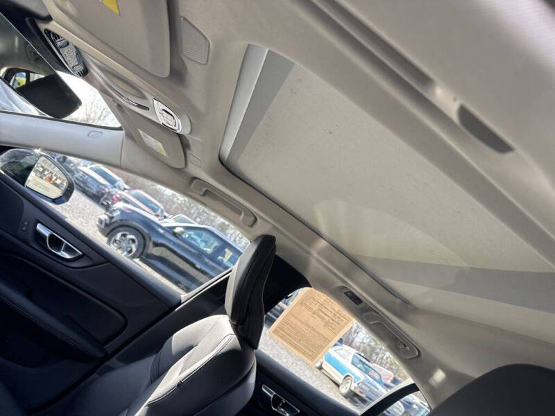 2021 Volvo S60 T5 Momentum