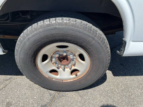 2006 GMC Savana LS 2500