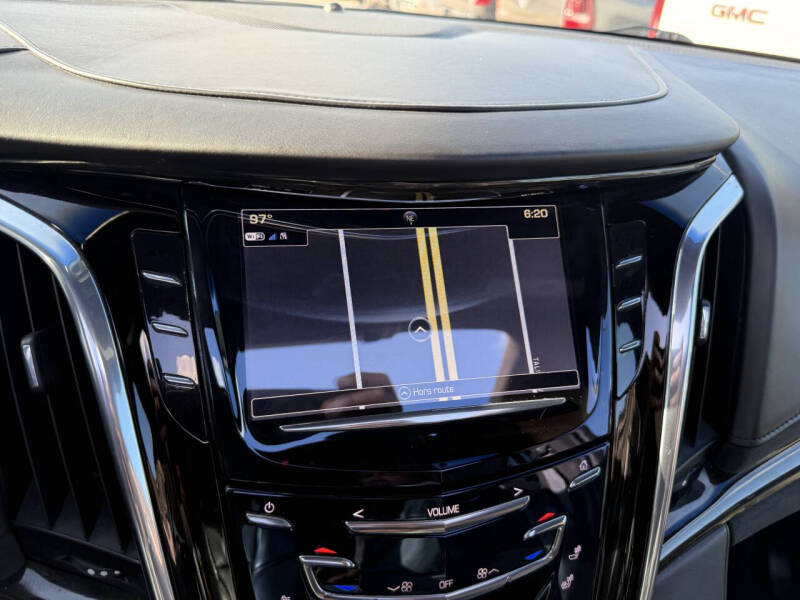 2017 Cadillac Escalade Platinum