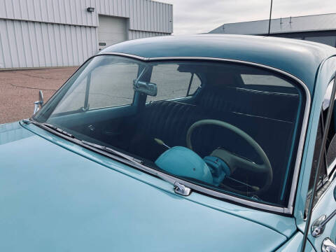 1952 Kaiser TRAVLER