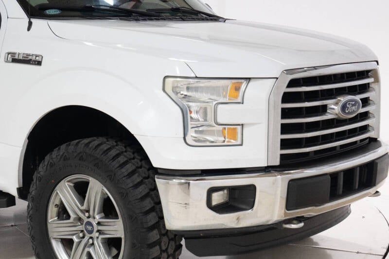 2015 Ford F-150 XLT photo 14