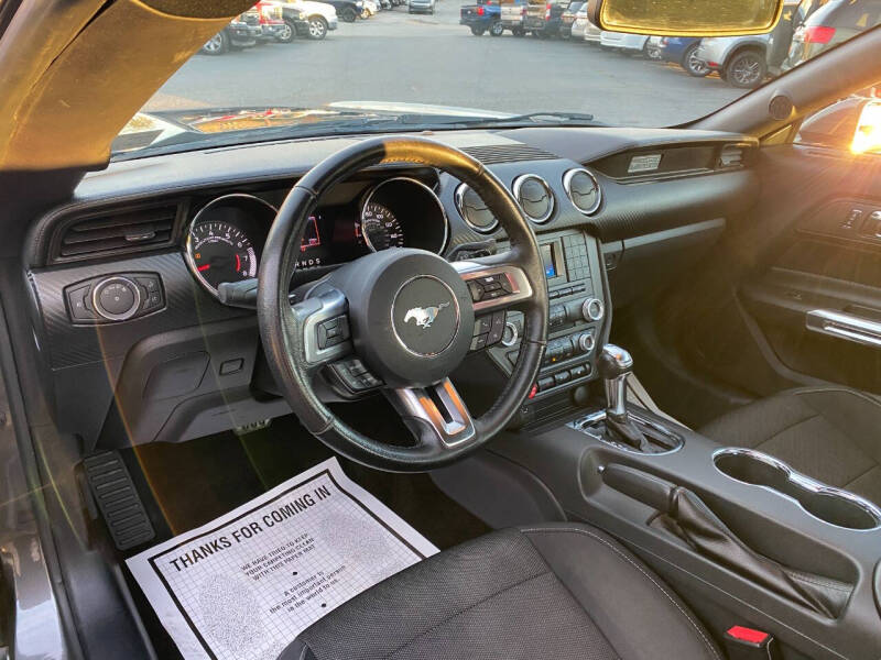 2016 Ford Mustang V6