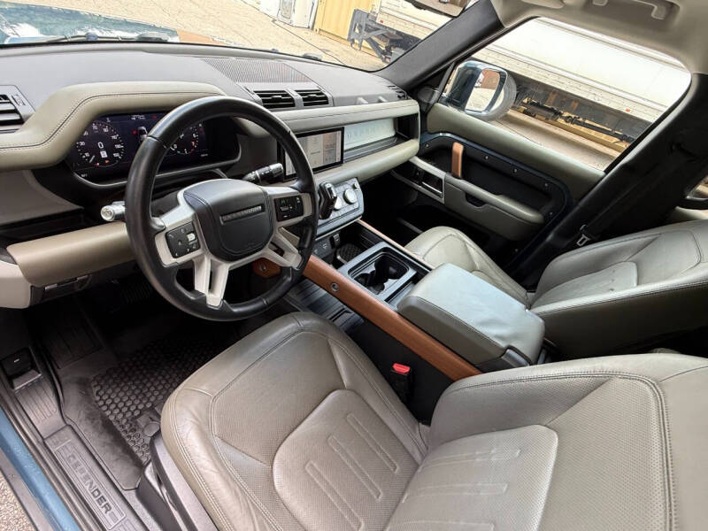 2020 Land Rover Defender 110 SE