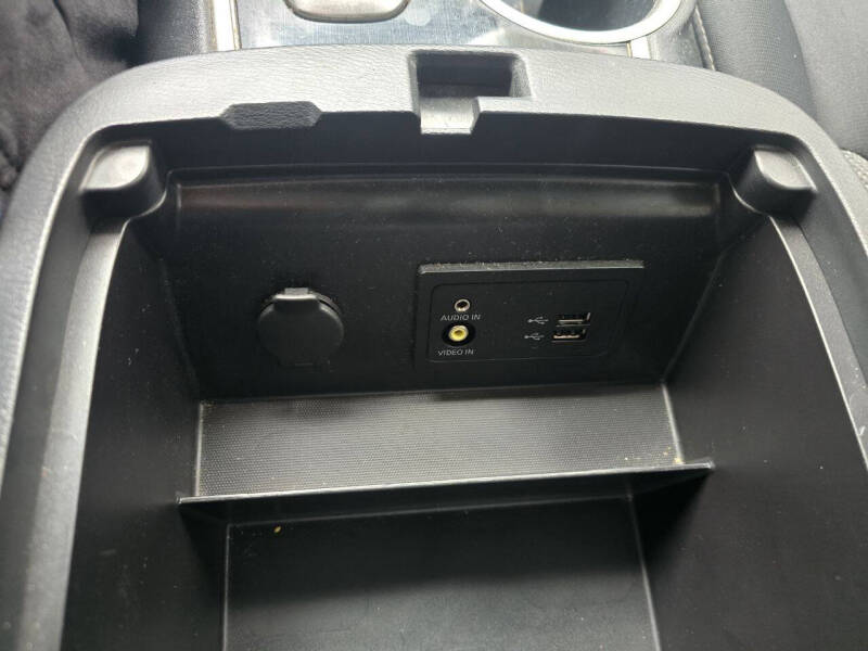 2017 Nissan Pathfinder SV
