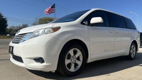 2012 Toyota Sienna LE 8-Passenger
