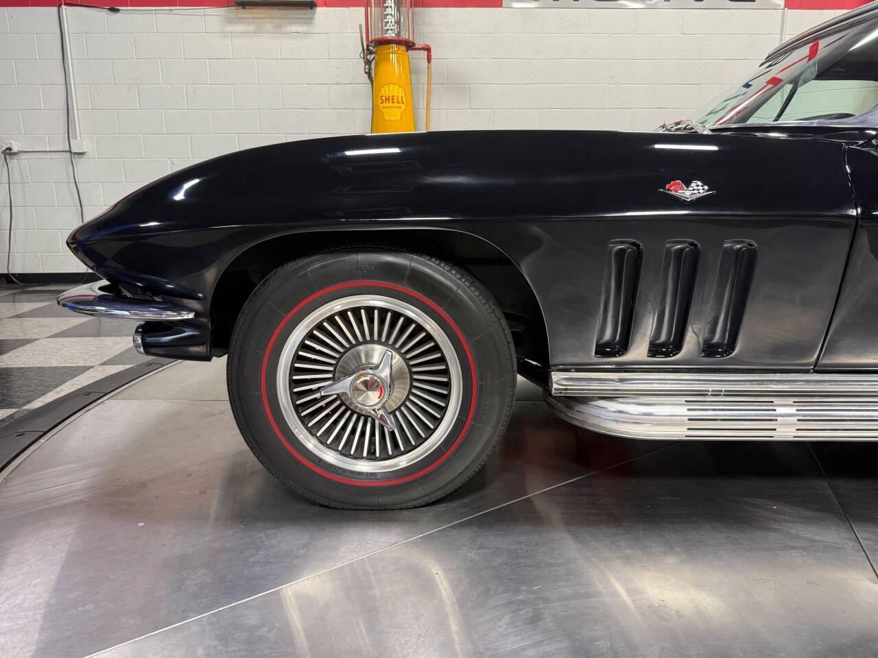 1966 Chevrolet Corvette 44