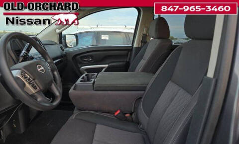 2023 Nissan Titan SV