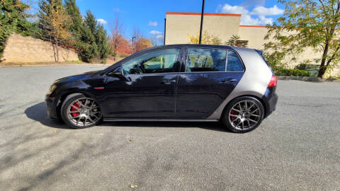 2017 Volkswagen Golf GTI Sport