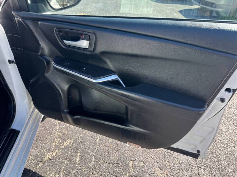 2015 Toyota Camry Hybrid LE