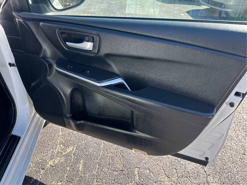 2015 Toyota Camry Hybrid LE