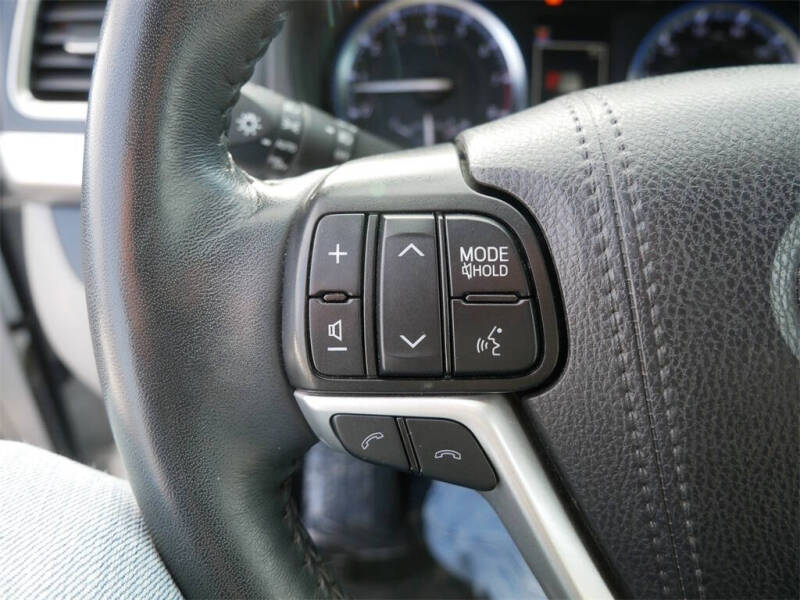 2019 Toyota Highlander Limited Platinum