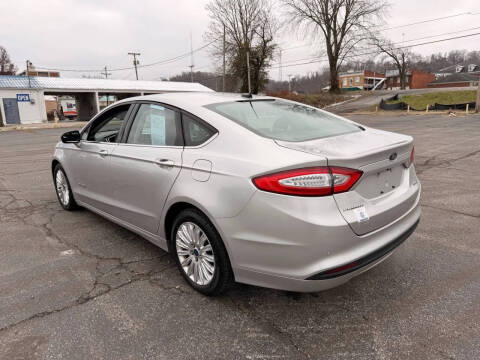 2016 Ford Fusion Hybrid SE