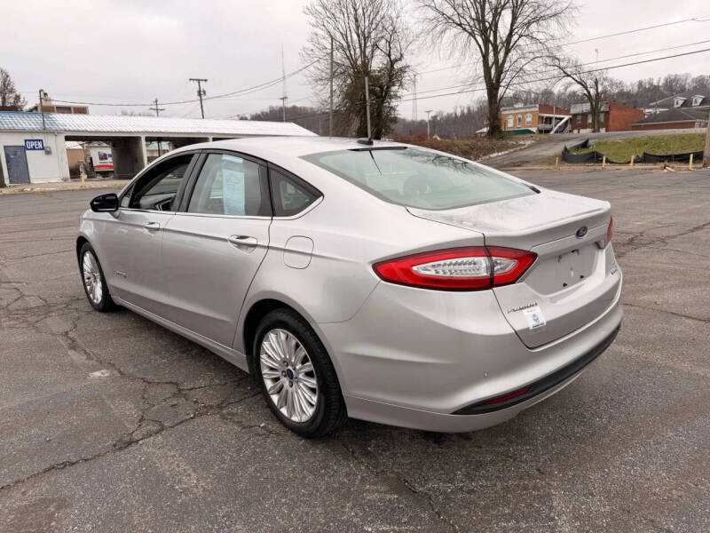 2016 Ford Fusion Hybrid SE
