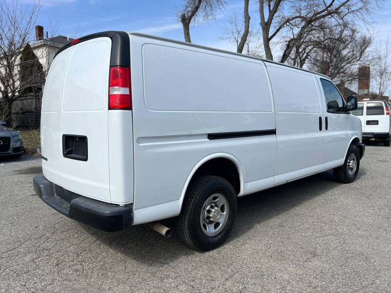 2023 Chevrolet Express 2500