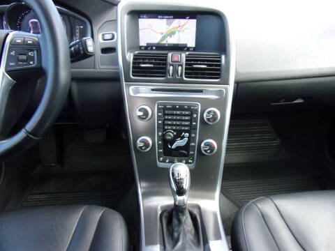 2015 Volvo XC60 T5 Drive-E Platinum