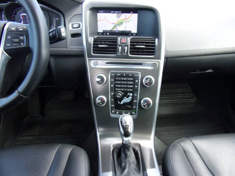 2015 Volvo XC60 T5 Drive-E Platinum