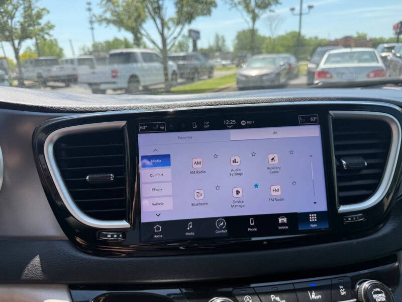 2023 Chrysler Pacifica Touring L