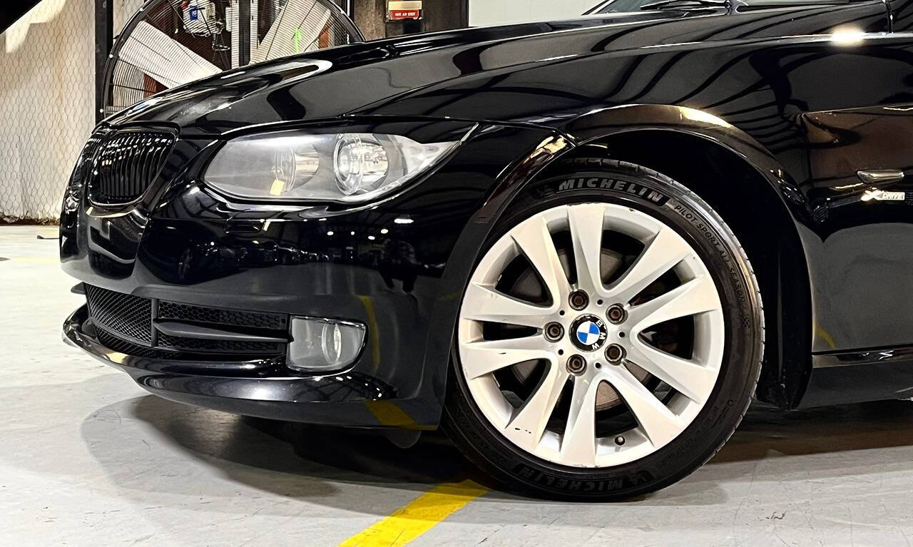 2011 BMW 3 Series for sale at Carnival Car Company in Victoria, TX