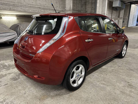 2011 Nissan LEAF SL
