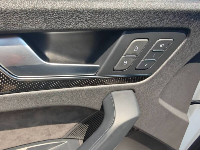 2019 Audi SQ5 3.0T quattro Premium Plus