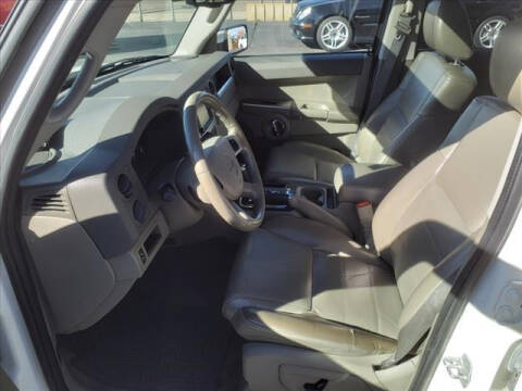 2009 Jeep Commander Sport