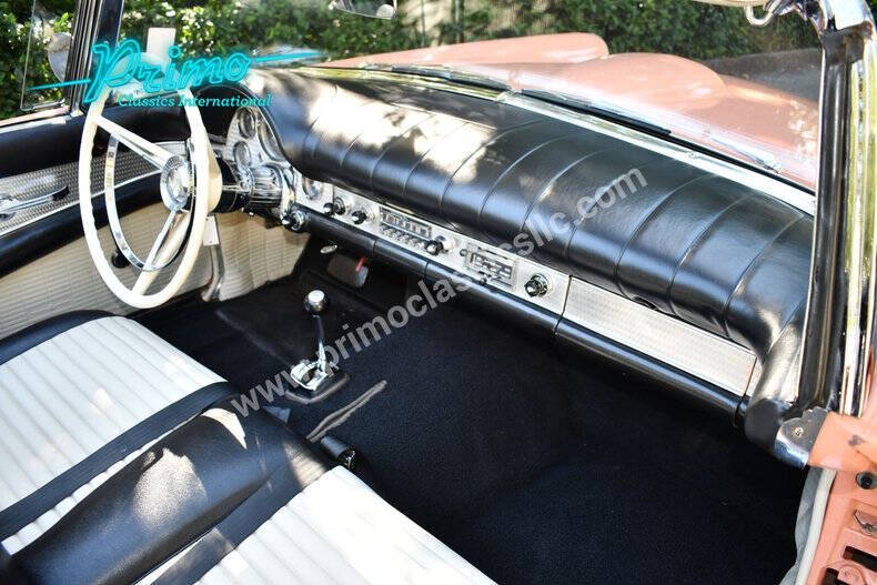 1957 Ford Thunderbird