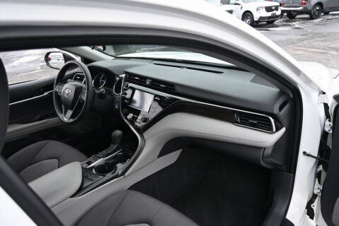 2019 Toyota Camry Hybrid LE