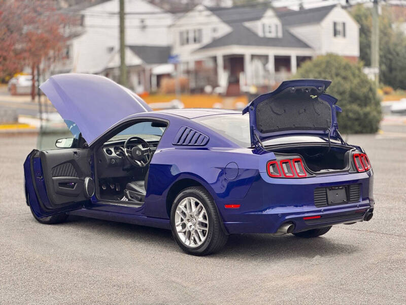 2014 Ford Mustang V6 Premium photo 8