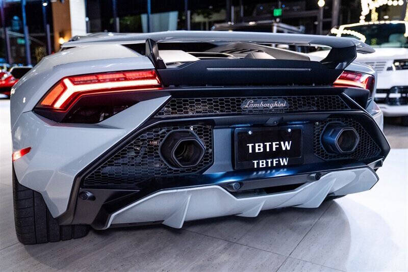 2023 Lamborghini Huracan Tecnica