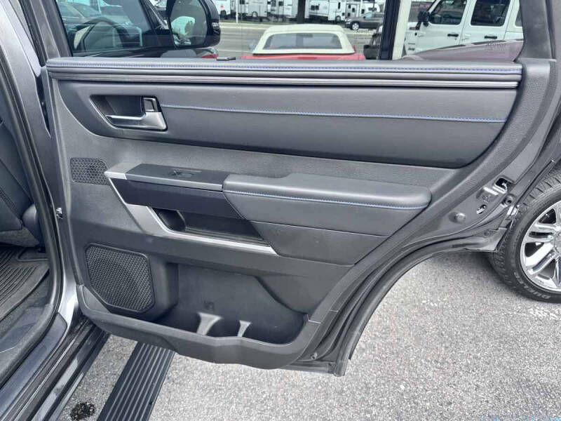 2024 Toyota Sequoia Platinum