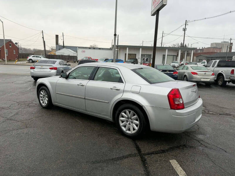 2008 Chrysler 300 LX