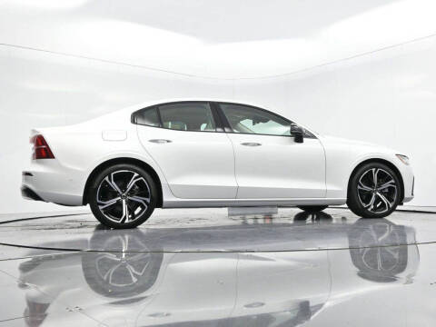 2025 Volvo S60 B5 Plus
