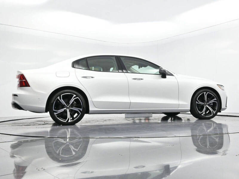 2025 Volvo S60 B5 Plus