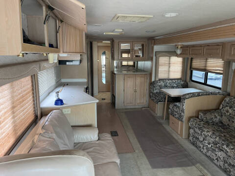 1998 Freightliner XC Chassis