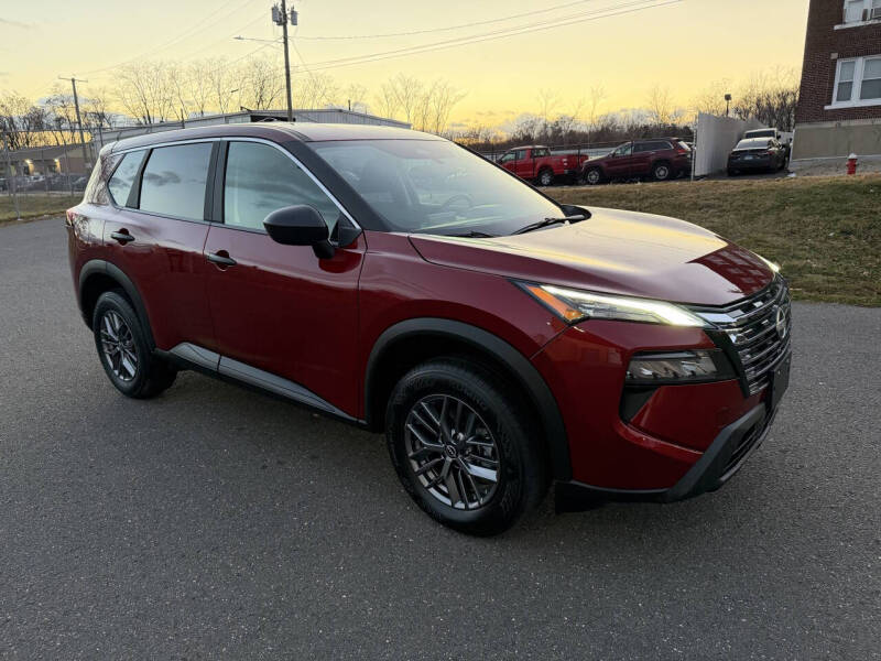 2025 Nissan Rogue S's photo