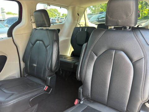 2020 Chrysler Pacifica Touring L