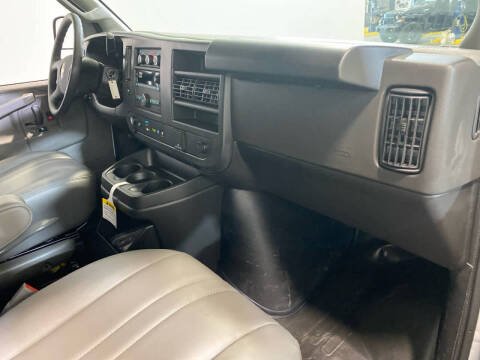 2025 Chevrolet Express 2500