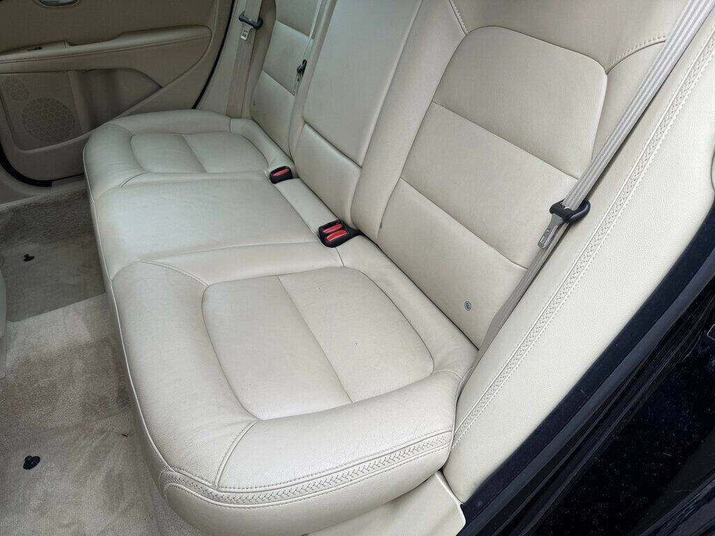 2016 Volvo XC70 36