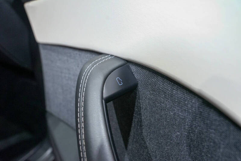 2022 Tesla Model X Plaid