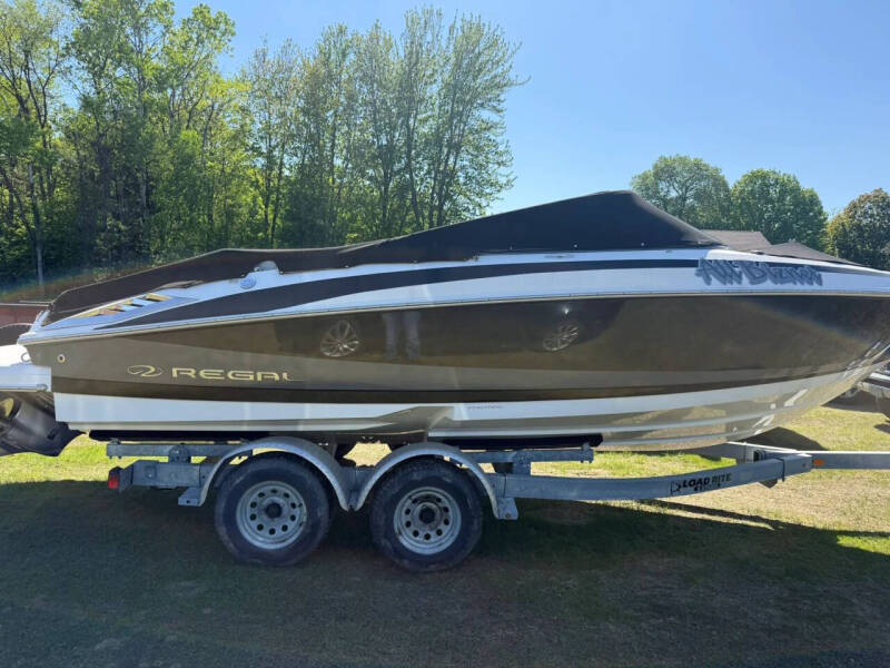2012 Regal 2300