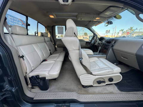 2004 Ford F-150 Lariat