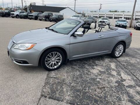 2014 Chrysler 200 for sale at Sam Leman Ford in Bloomington IL