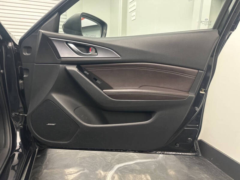 2017 Mazda MAZDA3 Grand Touring