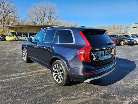 2017 Volvo XC90 T6 Momentum