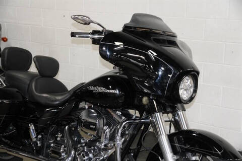 2016 Harley-Davidson STREET GLI