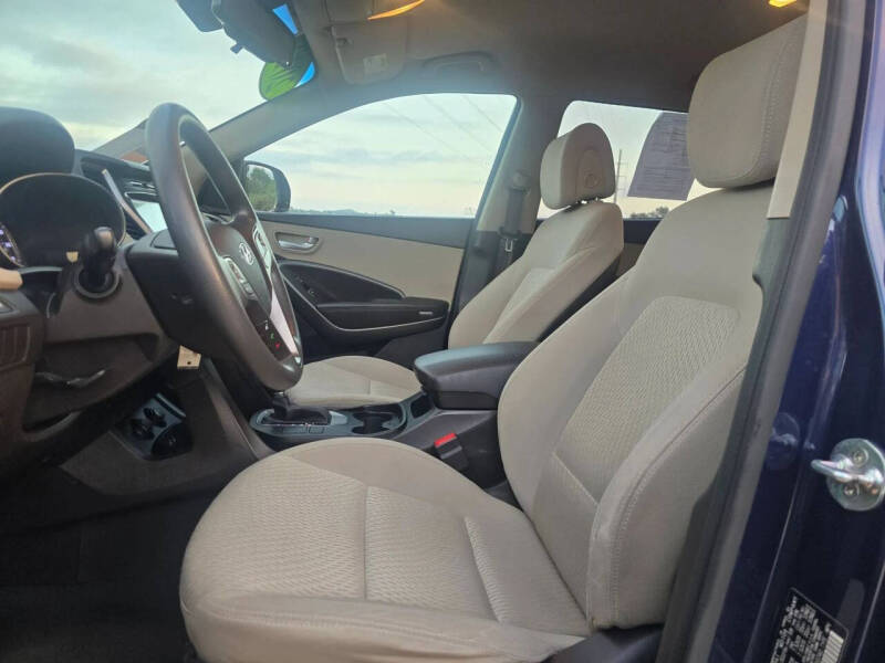 2017 Hyundai Santa Fe SE